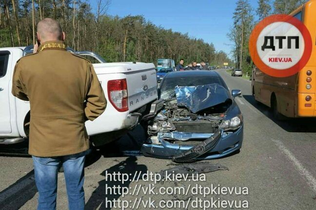 Под Киевом бабушка с ландышами спровоцировала серьезное ДТП
