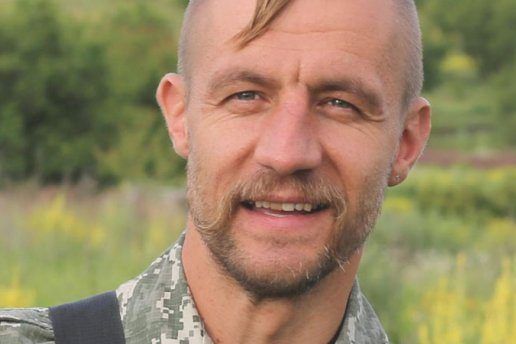 Гаврилюк розбив телефон і порвав сорочку на журналістові