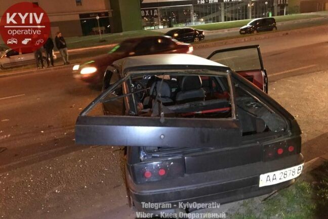 В Киеве столкнулись 5 автомобилей, есть пострадавшие