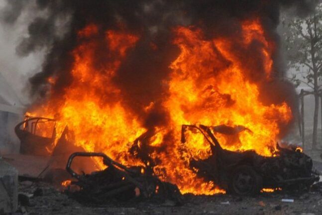 Теракт в Багдаде: смертники взорвали два автомобиля