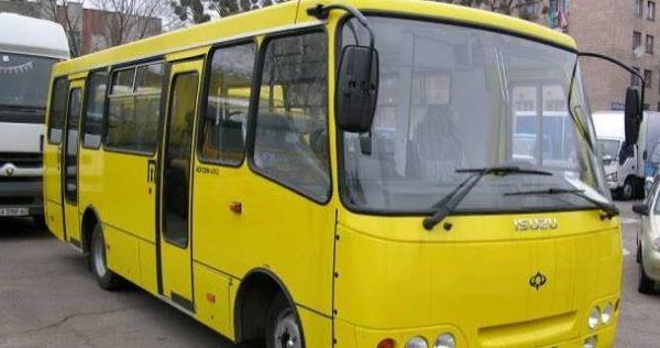 В Николаеве водитель маршрутки с кассиром жестоко избили пассажирку