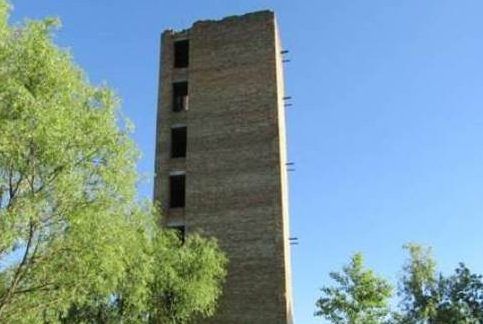 В Борисполе 13-летний школьник сорвался с крыши и погиб