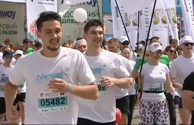 Пробег под каштанами 2017 собрал деньги для Центра детской кардиологии