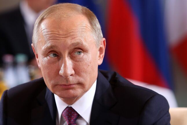 Путин признался, что имеет внуков, но времени на них нет