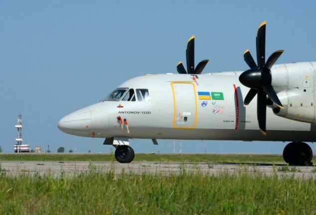 Український Ан-132Д без російських деталей “штурмує” Париж