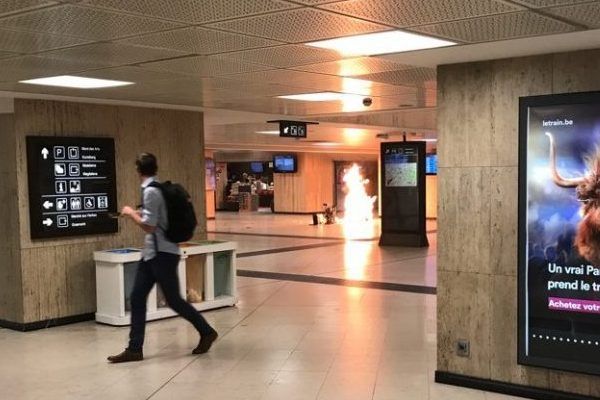 Вибух у Брюсселі. Застрелено чоловіка з поясом смертника взрыв в брюсселе