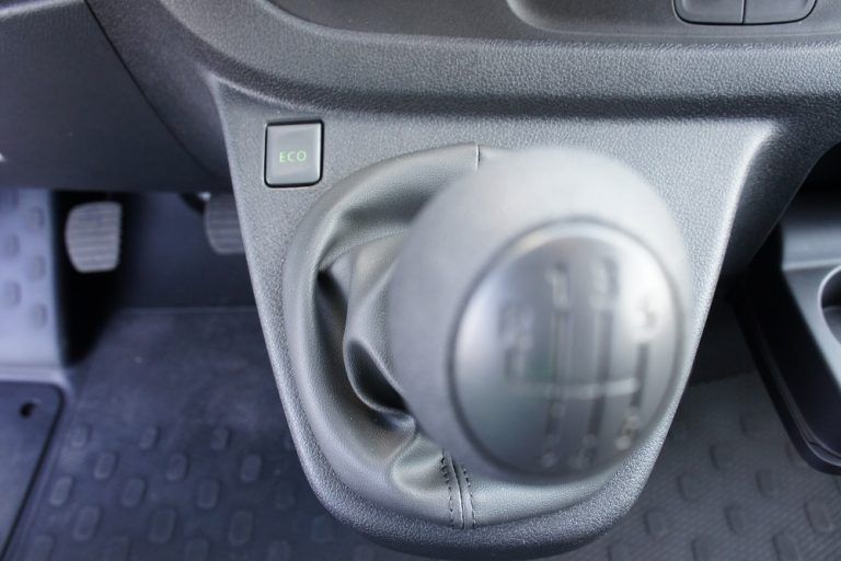 Тест-драйв Renault Trafic: пассажиры или груз? Фото 27