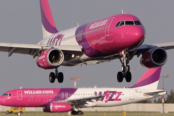 Wizz Air скасувала плату за ручну поклажу