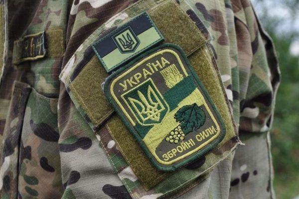 Кришка багажника стукає по труні. Тіло бійця ВМС везли в Москвичі 600 км