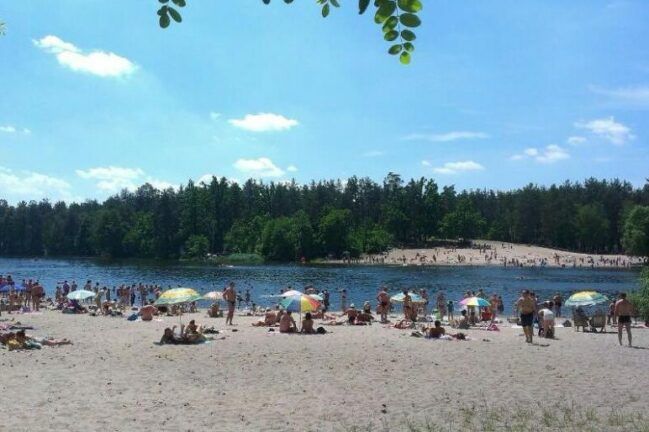 Два пляжі Києва, де можна купатися
