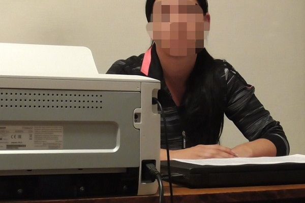 Молдова передала українку, яка працювала на
