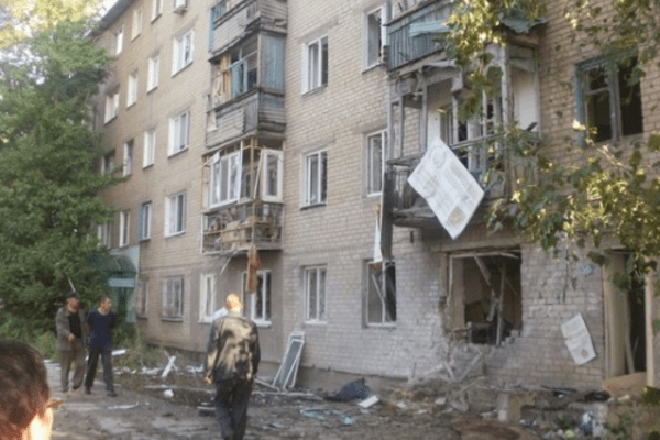 Ворог до ранку бомбив Мар Красногорівка