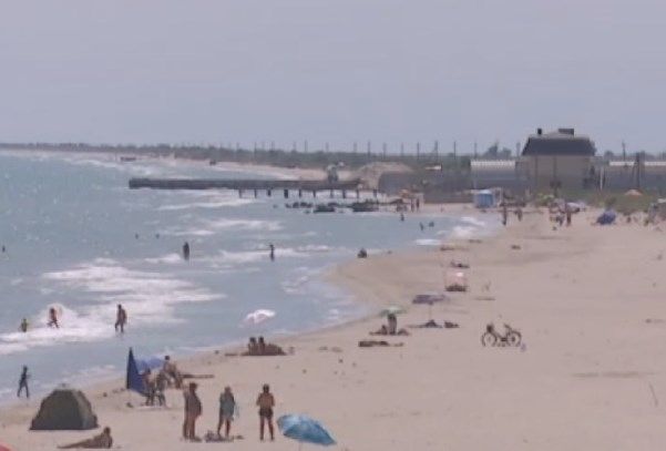 Сосни і море. Скільки коштує відпочинок у Лебедівці