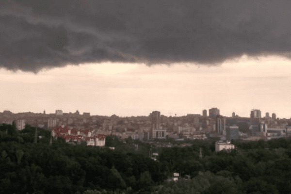 Ранкова гроза у Києві