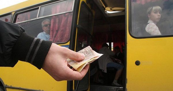 На ходу отпадают колеса, иногда — нет дверей: ужасное состояние пригородных маршруток