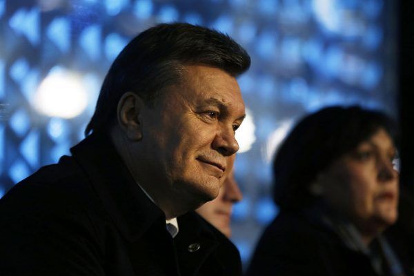 Янукович знав про студентів на Майдані, але пішов співати караоке