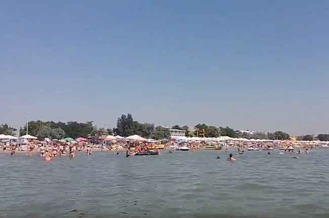 Ви там тримайтеся! Одесити передали привіт кримчанам