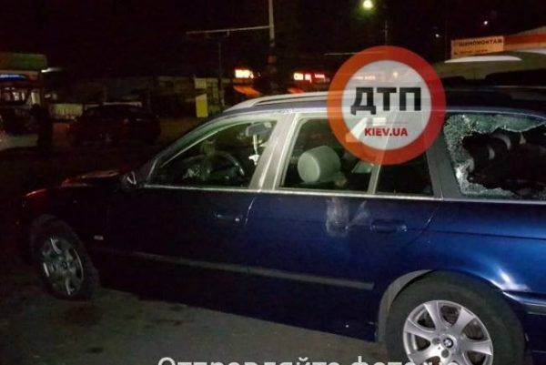 У Києві обстріляли автомобіль і викрали водія