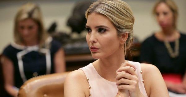 У вертолета с Иванкой Трамп отказал двигатель