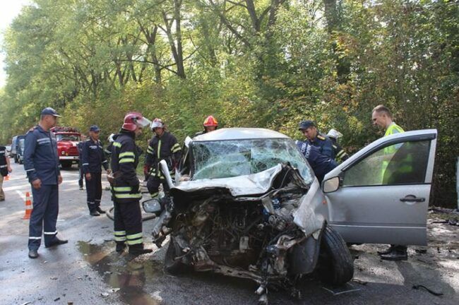 На Хмельнитчине столкнулись и загорелись два автомобиля: четверо погибших