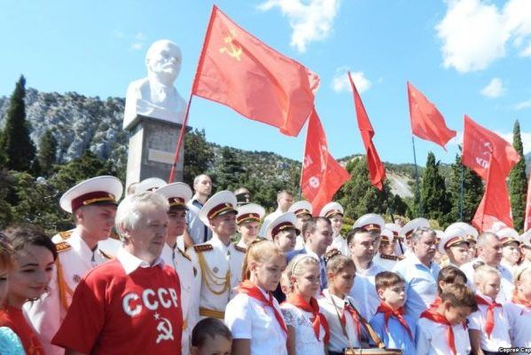 У Криму під радянські пісні відкрили пам