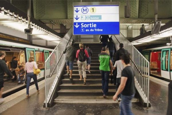 Вибух у паризькому метро
