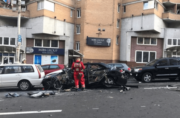 У центрі Києва підірвали автомобіль із чеченцем Тимуром Махаурі (ОНЛАЙН)