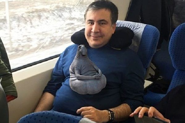 На конях зі стріляниною. Як Саакашвілі кордон проривав (ФОТОЖАБИ)