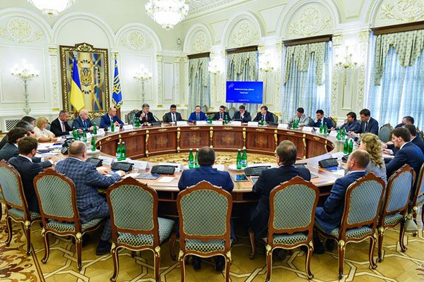 Порошенко: Время, когда мы выживали на кредитах