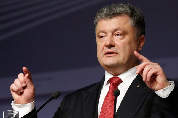 Порошенко: Період затягування пасків завершиться через кілька років