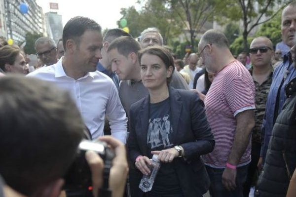 Открытая лесбиянка — премьер Сербии приняла участие в ЛГТБ-марши