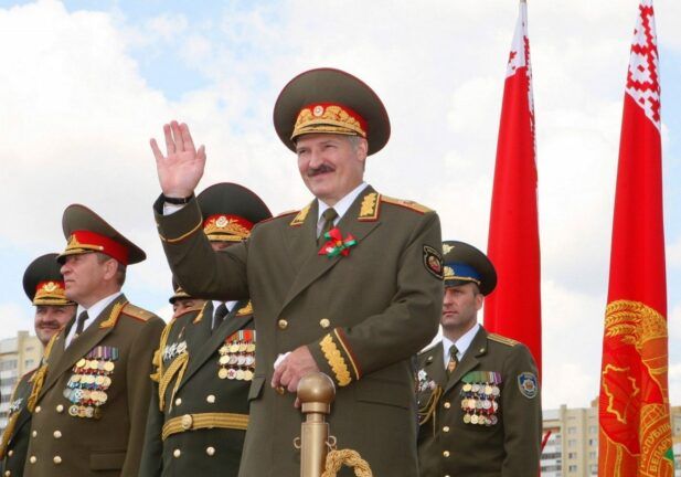 Если снаряд попадет — сразу двух не станет — черный юмор Лукашенко на Запад 2017