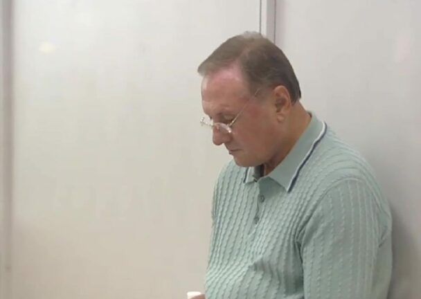 Суд оставил Ефремова за решеткой