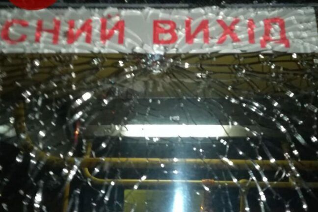 У Києві обстріляли тролейбус