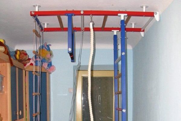 У Миколаївській області 9-річна дитина повісилася через прибирання у кімнаті повесился ребенок
