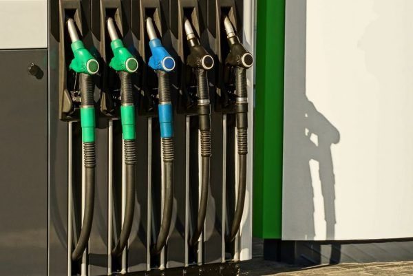 На украинских АЗС взлетели в цене бензин и дизтопливо
