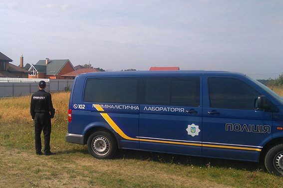 Залезли через забор и задушили