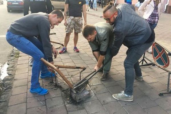 Кто стоит за ночным погромом в православном соборе Одессы
