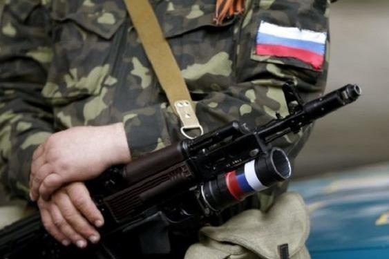 Росіяни з бронетехнікою прибувають на Донбас Російські військові