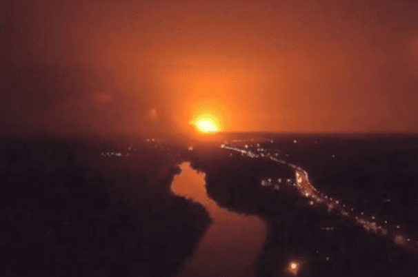 Пожар на складах под Винницей тушат танки