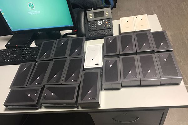 iPhone 8 уже в Киеве. И их изъяла таможня Борисполя