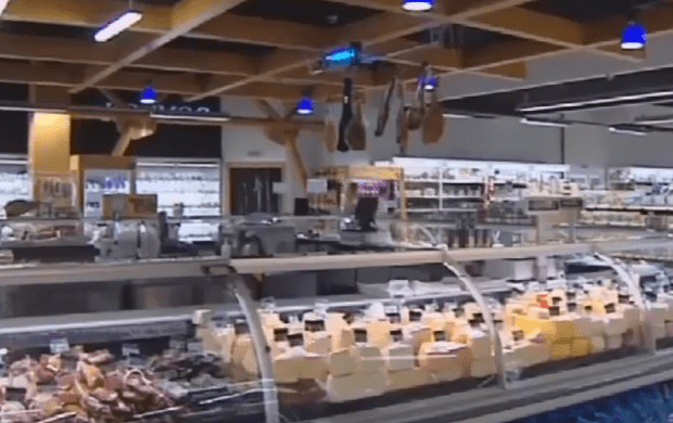 Масові отруєння та пожежа у Вікторії. Уряд просять дозволити перевірки бізнесу