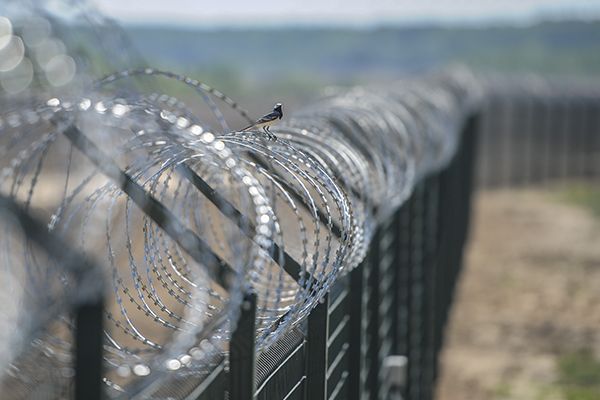 РФ відокремить Крим від України 50-кілометровим парканом