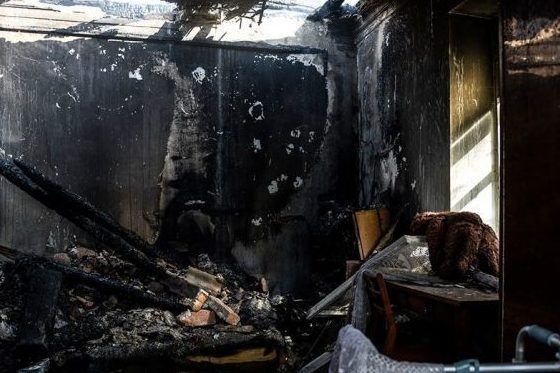В Павловке повреждено 90% домов Обгорілий дім