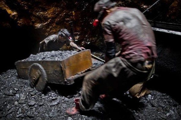 Росія допомагає бойовикам збувати вугілля за кордоном