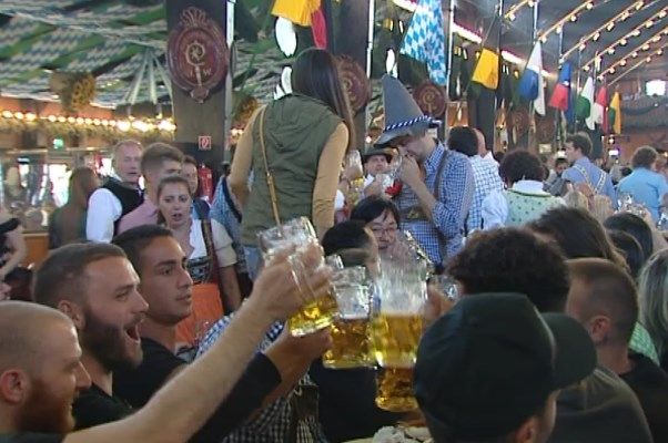 Октоберфест 2017: € 11 за литр пива и € 20 за курицу