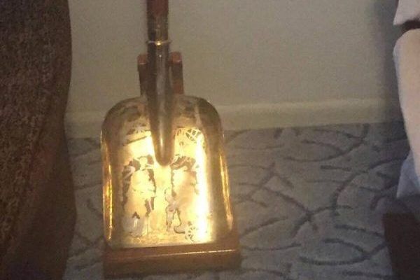 ГПУ показала золотую лопату экс-зама генпрокурора Кузьмина золотая лопата