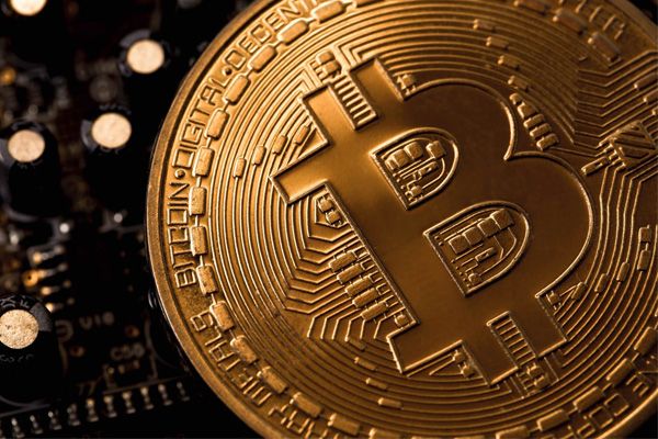 В Украине продают трактор за биткоины