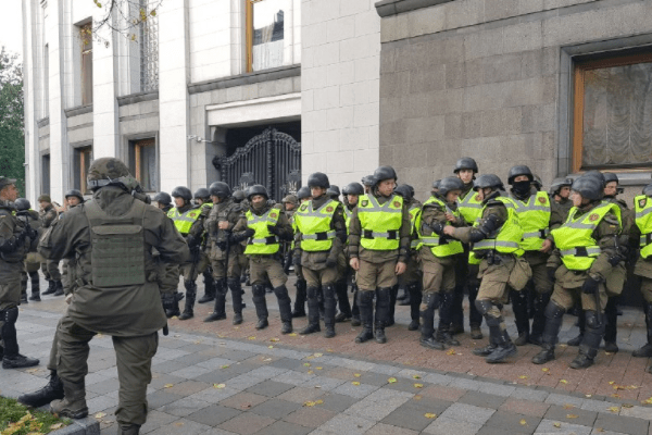 Под Радой ограбили нацгвардейцев Нацгвардія під Радою