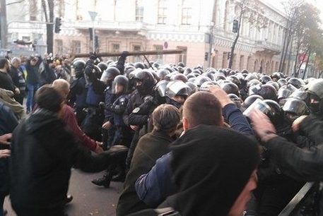 Митинги под Радой: ситуация стабилизировалась, задержаны 11 человек Сутички під Радою